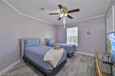 11390 Azalea Ln, Fort Myers Beach FL - photo 9 of 38
