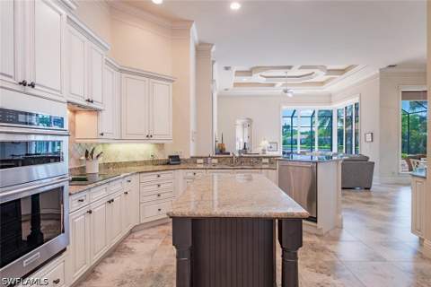 915 Spanish Moss Trl, Naples FL - photo 12 of 28