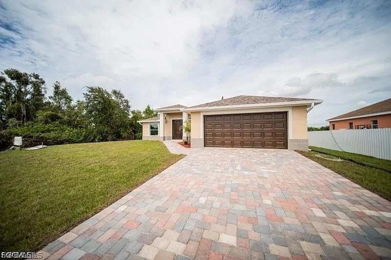 3 bedroom SingleFamilyResidence at 1715 Desoto Ave, Lehigh Acres, Lehigh Acres — photo 1