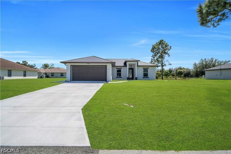 3 bedroom SingleFamilyResidence at 13 W 9th St, Lehigh Acres, Lehigh Acres — photo 4