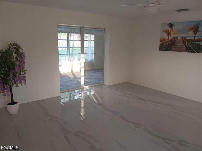 2 bedroom SingleFamilyResidence at 2244 Parkview Dr, Fort Myers Shores, Fort Myers — photo 3