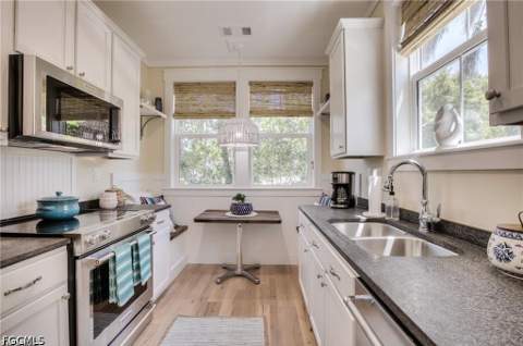 1550 Centre St, Sanibel FL - photo 8 of 25