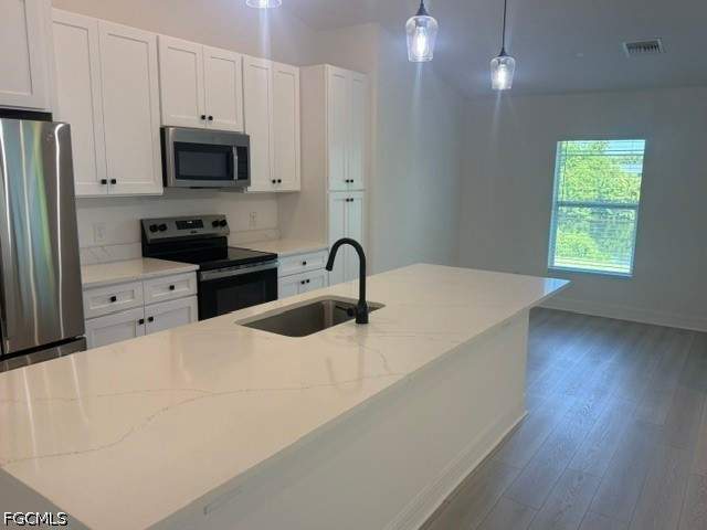 4 bedroom SingleFamilyResidence at 347 NE 19th Ter, Cape Coral, Cape Coral — photo 4