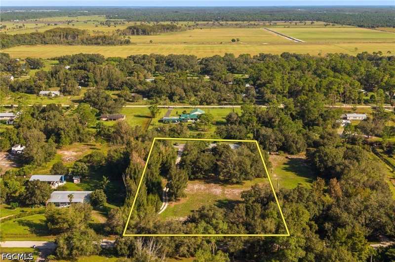 3 bedroom ManufacturedHome at 4410 Fort Adams Ave, Fort Denaud Acres, Labelle — photo 1