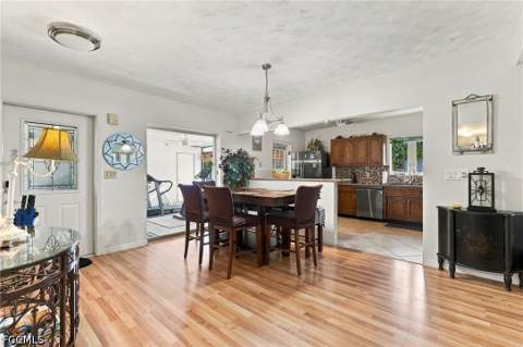 2366 Burton Ave, Fort Myers FL - photo 11 of 40