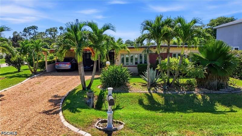 3 bedroom SingleFamilyResidence at 2366 Burton Ave, Fort Myers Villas, Fort Myers — photo 2