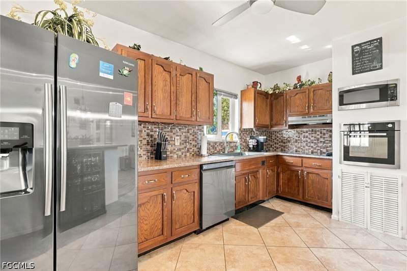 3 bedroom SingleFamilyResidence at 2366 Burton Ave, Fort Myers Villas, Fort Myers — photo 4