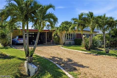2366 Burton Ave, Fort Myers FL - photo 6 of 40