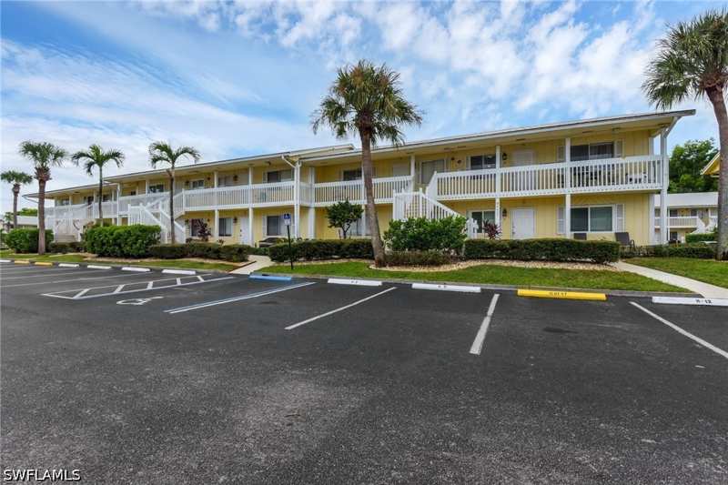 2 bedroom Condominium at 4617 Bayshore Dr H5, Abaco Bay, Naples — photo 1