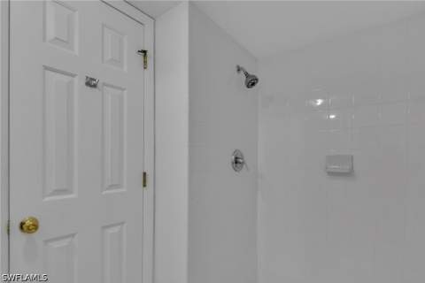 4617 Bayshore Dr H5, Naples FL - photo 12 of 21