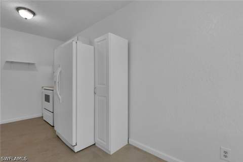 4617 Bayshore Dr H5, Naples FL - photo 6 of 21