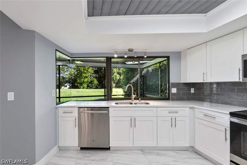 2 bedroom Attached at 183 Round Key Cir D4, Lakewood Villas, Naples — photo 4