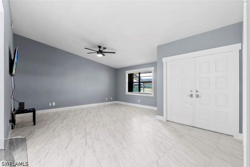 2 bedroom Attached at 183 Round Key Cir D4, Lakewood Villas, Naples — photo 5