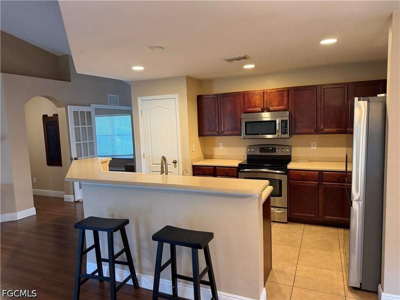 3 bedroom SingleFamilyResidence at 3103 27th St SW, Lehigh Acres, Lehigh Acres — photo 2
