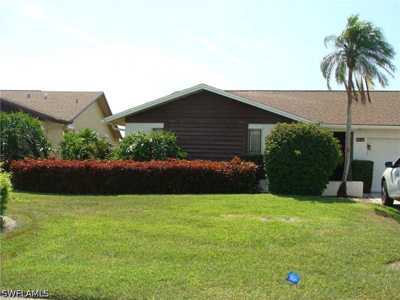 3 bedroom Attached at 4802 Lakewood Blvd, Lakewood Villas, Naples — photo 1