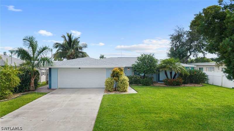 2 bedroom SingleFamilyResidence at 4320 S Gulf Cir, Waterway Estates, North Fort Myers — photo 1