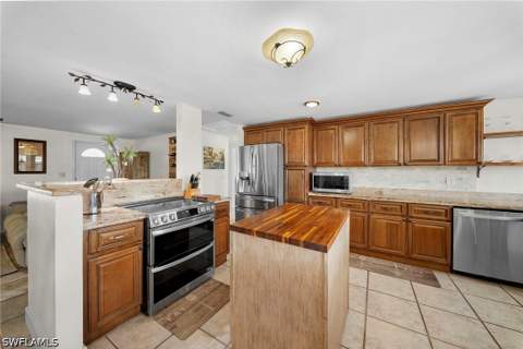 4320 S Gulf Cir, North Fort Myers FL - photo 18 of 45