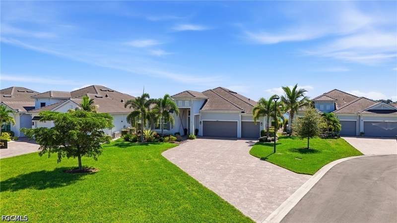 4 bedroom SingleFamilyResidence at 14009 Indigo Blue Ct, Vista Wildblue, Fort Myers — photo 2