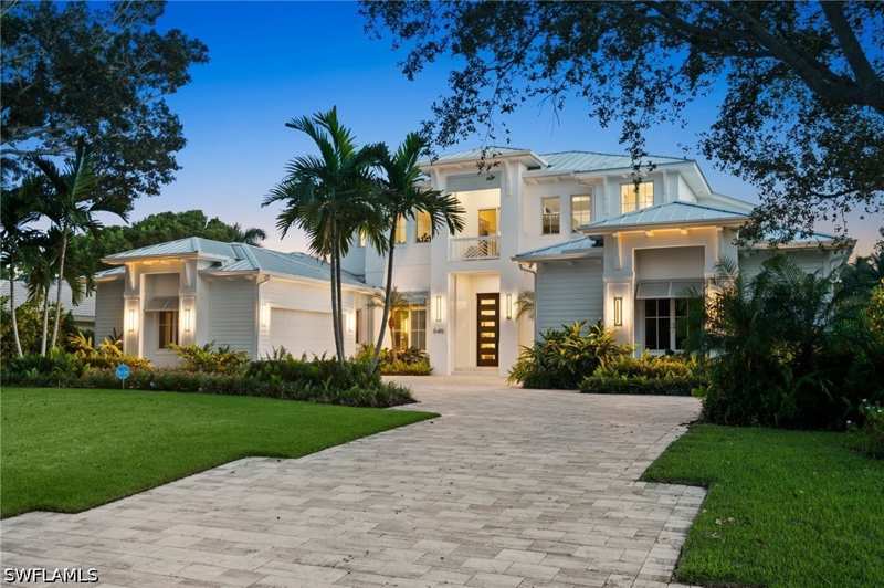 4 bedroom SingleFamilyResidence at 646 Anchor Rode Dr, Moorings, Naples — photo 1
