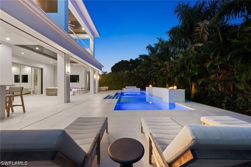4 bedroom SingleFamilyResidence at 646 Anchor Rode Dr, Moorings, Naples — photo 3