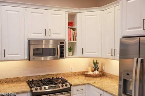 9097 Cherry Oaks Trl 202, Naples FL - photo 10 of 50