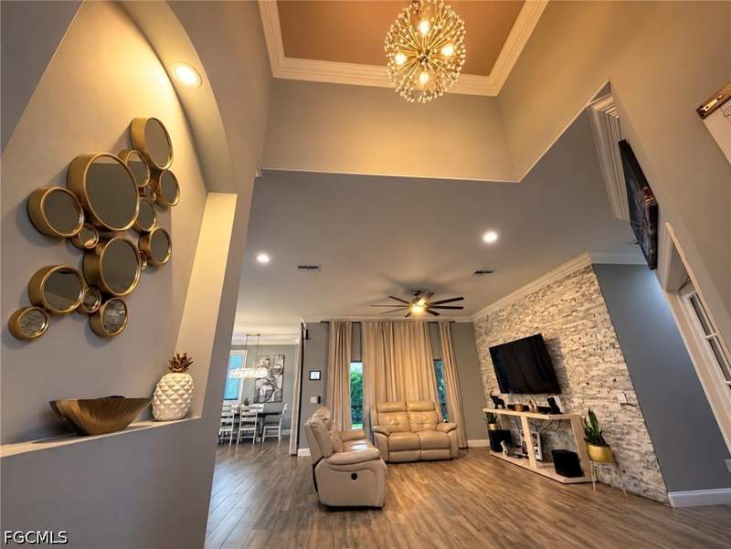 5 bedroom SingleFamilyResidence at 2911 21st St SW, Southwest Lehigh, Lehigh Acres — photo 4