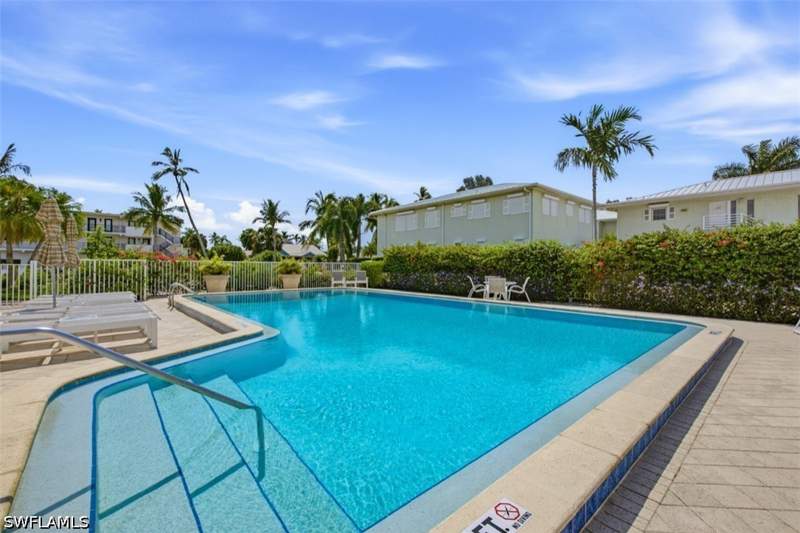 2 bedroom Condominium at 666 3rd St S 202, Colonnade Club, Naples — photo 4