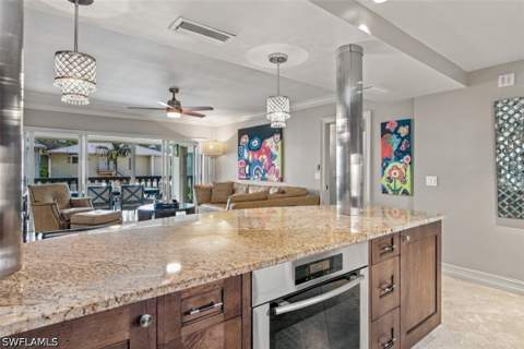 666 3rd St S 202, Naples FL - photo 6 of 18