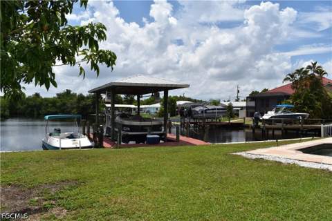 1304 Thompson St, North Fort Myers FL - photo 6 of 27