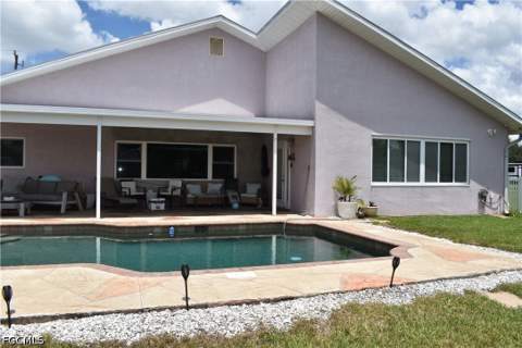 1304 Thompson St, North Fort Myers FL - photo 8 of 27