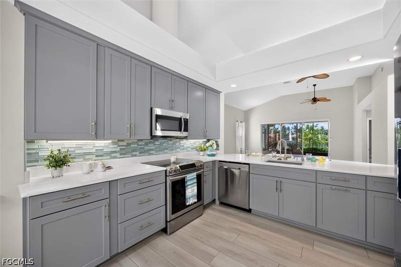 3 bedroom SingleFamilyResidence at 7570 Sika Deer Way, Casa Del Lago, Fort Myers — photo 4
