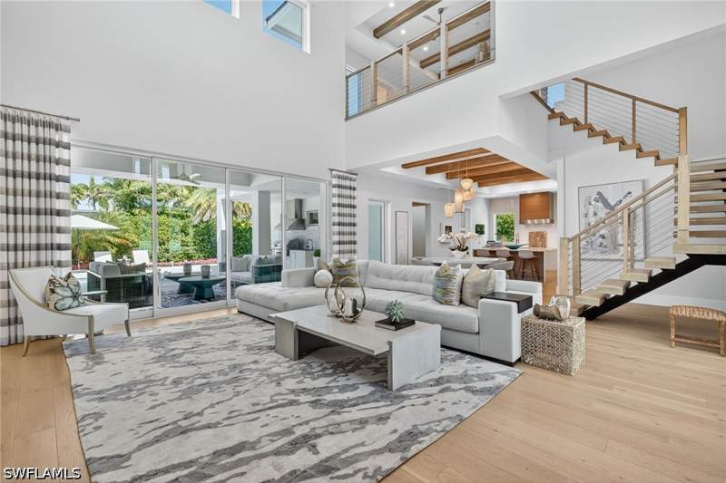4 bedroom SingleFamilyResidence at 405 7th Ave N, Olde Naples, Naples — photo 3