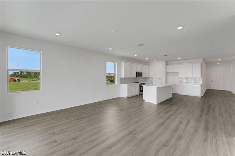 3 bedroom SingleFamilyResidence at 16939 Squirrel Branch Ln, Country Club, Alva — photo 2