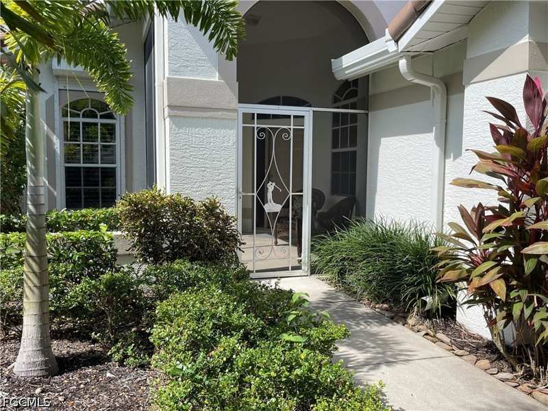 2 bedroom Attached at 10264 Sago Palm Way, Lakemont, Fort Myers — photo 1