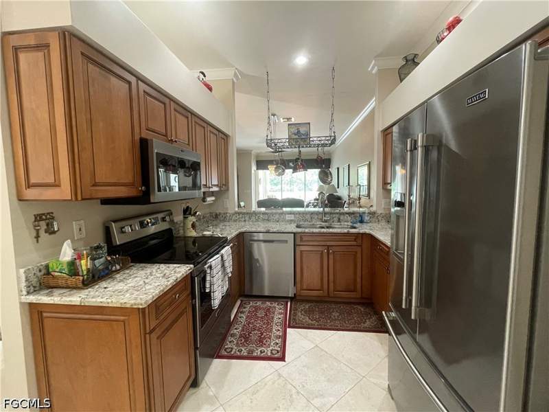 2 bedroom Attached at 10264 Sago Palm Way, Lakemont, Fort Myers — photo 3