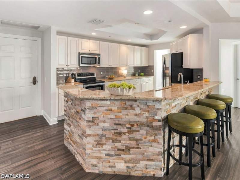 2 bedroom Condominium at 2745 1st St 1105, St. Tropez, Fort Myers — photo 4