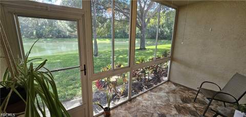 289 Robin Hood Cir 101, Naples FL - photo 12 of 46