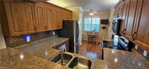 289 Robin Hood Cir 101, Naples FL - photo 14 of 46