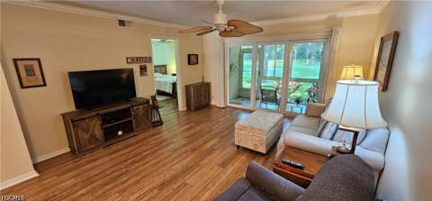 289 Robin Hood Cir 101, Naples FL - photo 16 of 46