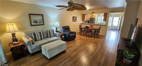 289 Robin Hood Cir 101, Naples FL - photo 18 of 46