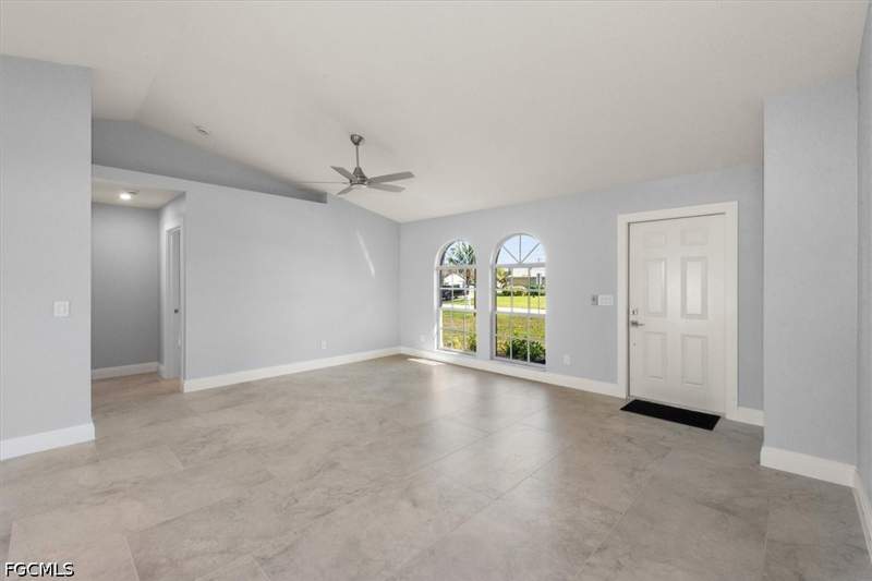 3 bedroom SingleFamilyResidence at 524 NE 19th Ct, Cape Coral, Cape Coral — photo 2