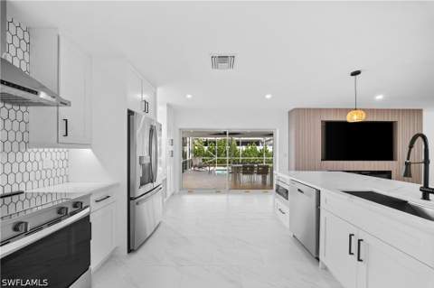 458 Quail Dr, Marco Island FL - photo 14 of 28