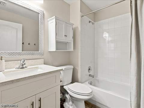 2905 Cypress Trace Cir 104, Naples FL - photo 15 of 36