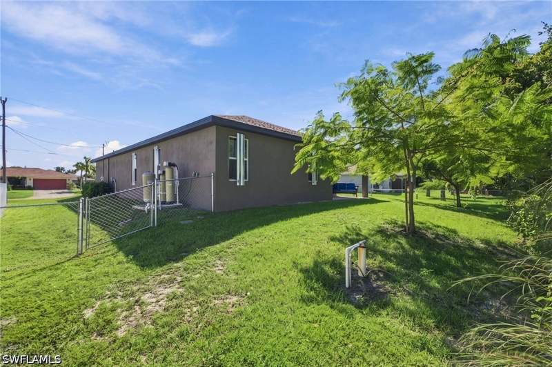 4 bedroom SingleFamilyResidence at 3516 NE 19th Ave, Cape Coral, Cape Coral — photo 3