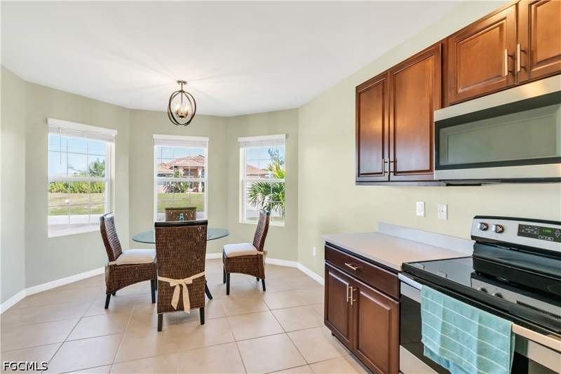 3 bedroom SingleFamilyResidence at 1812 NW 13th Ter, Cape Coral, Cape Coral — photo 3