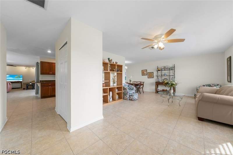 3 bedroom SingleFamilyResidence at 4472 Coronado Pkwy, Cape Coral, Cape Coral — photo 5