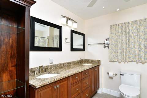 4718 Forest Glen Dr, North Fort Myers FL - photo 10 of 35