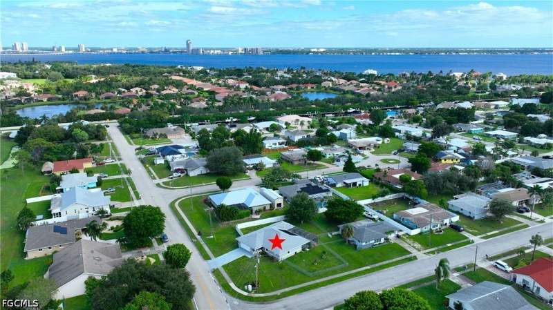 3 bedroom SingleFamilyResidence at 4718 Forest Glen Dr, Waterway Estates, North Fort Myers — photo 4