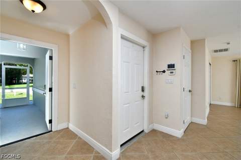 4718 Forest Glen Dr, North Fort Myers FL - photo 7 of 35