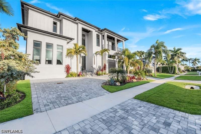 5 bedroom SingleFamilyResidence at 771 Orchid Ct, Marco Island, Marco Island — photo 2